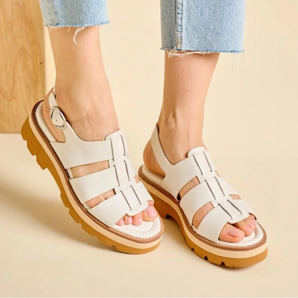 SOFFT size 10 White Patrina Leather Iconic Fisherman Sandals NEW - Picture 1 of 12